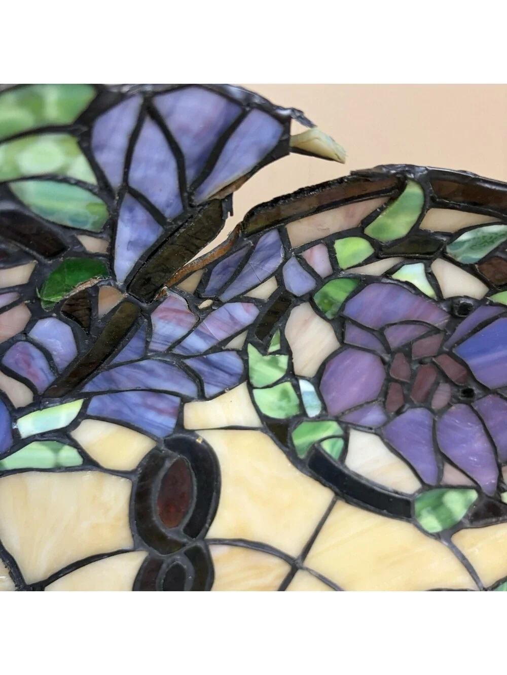 Tiffany Style Stained Glass Lamp Shade 18” Purple Floral Needs Repair